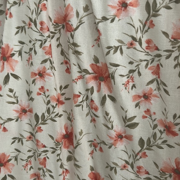 Floral long sleeve, short dress - Picture 2 of 3